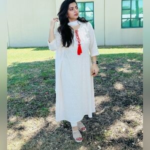 White /beige kurta - size 10 - flowy - looks elegant - worn once